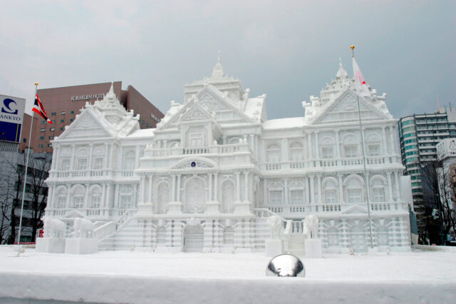 さっぽろ雪まつり：世界が驚嘆するスケール