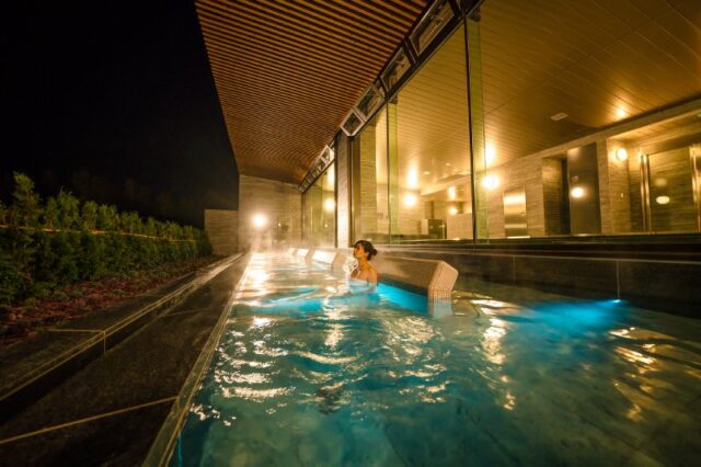 3. After skiing, go to the hot spring! "Kotobuki no Yu" that heals the mind and body