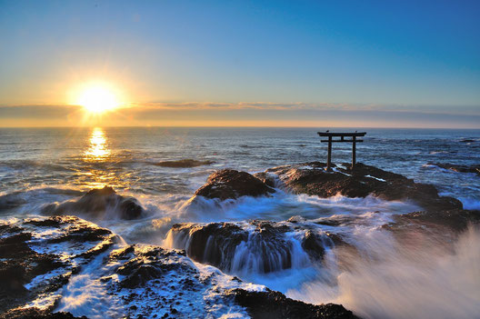 太平洋と鳥居の絶景——大洗磯前神社