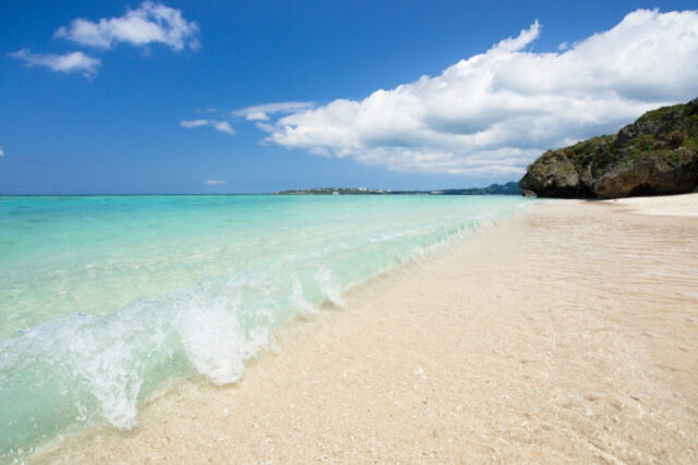 1. 瀬底ビーチ(沖縄県)