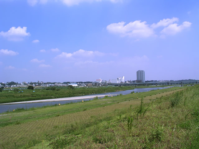 4. 多摩川河川敷(東京都・神奈川県)