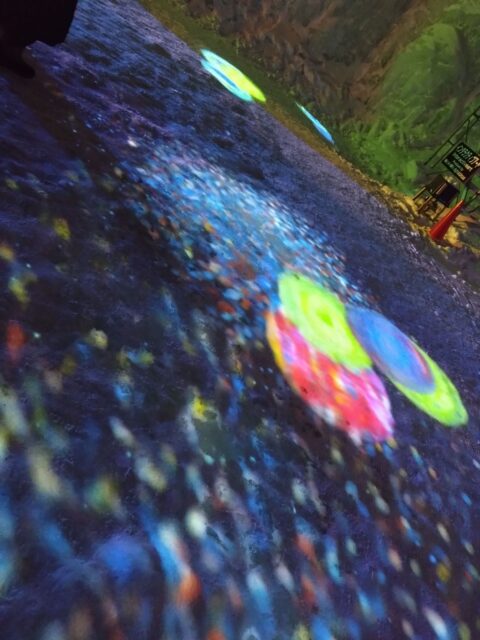北海道の冬、幻想的な氷の世界へようこそ！