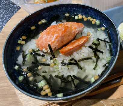 汁っぽい物が入った茶碗は?