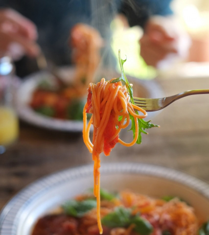 郷に入れば郷に従えで、海外でパスタは静かに