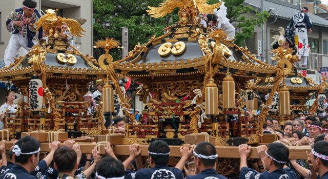🌍✨Why now、外国人が神輿に惹かれているの?💕