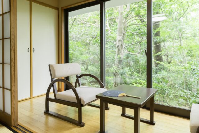 💡 2. ホテルとの決定的な違い:それは「感情に残るかどうか」