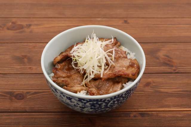 10位：豚丼 🐷🔥